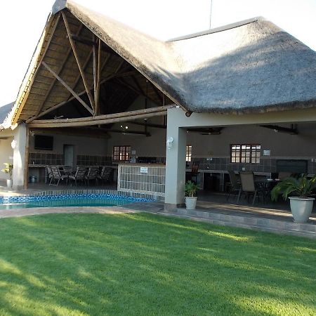 Lavender Lodge Vryburg Exterior foto
