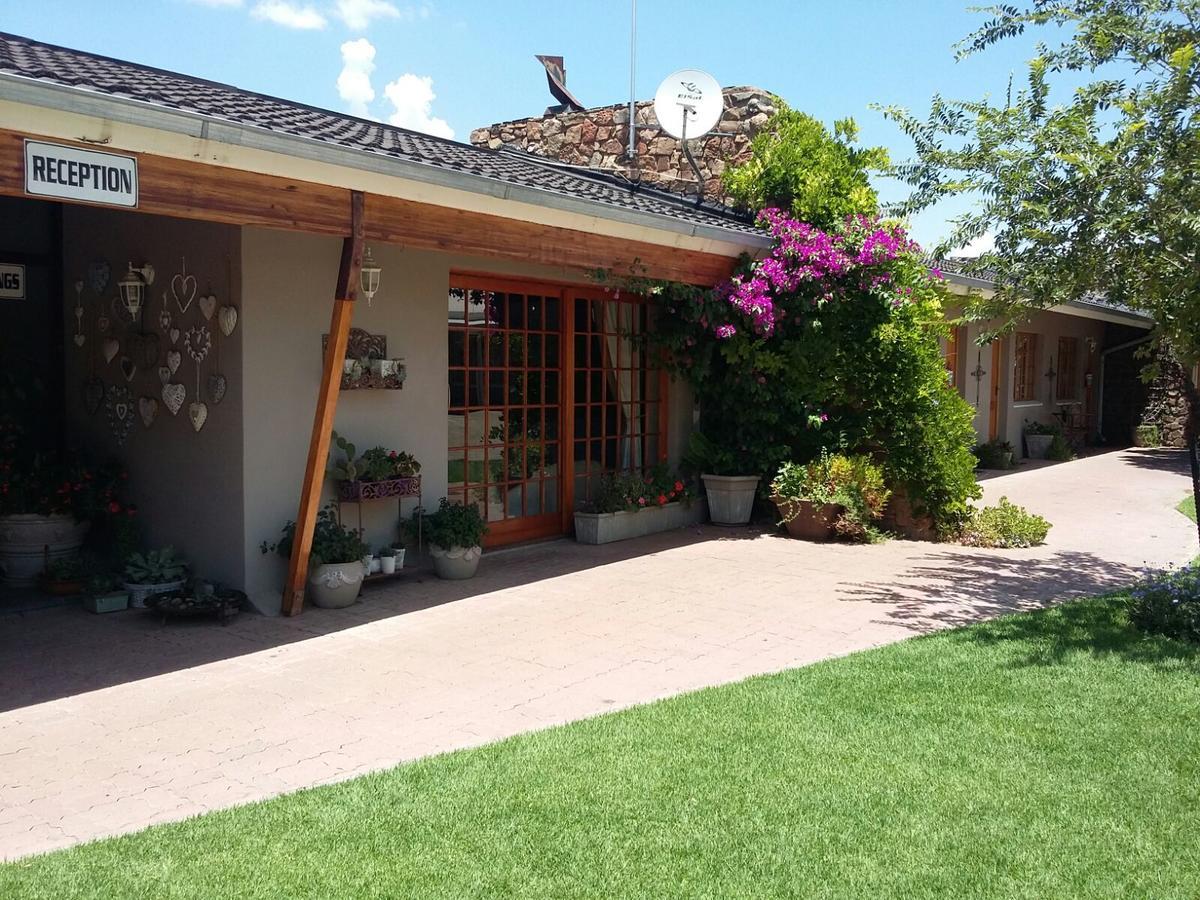Lavender Lodge Vryburg Exterior foto