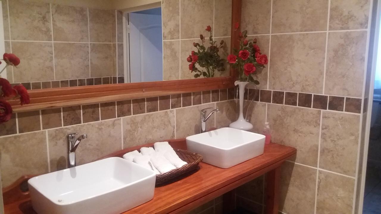 Lavender Lodge Vryburg Exterior foto