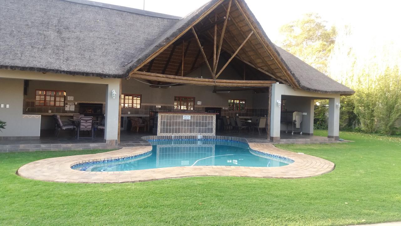 Lavender Lodge Vryburg Exterior foto